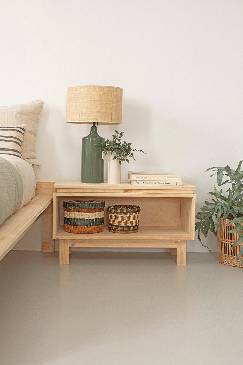 Imagen de ambiente 1 para:Mesita de noche de madera natural y ecológica